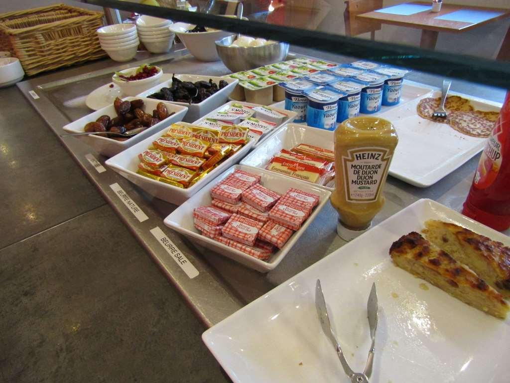โรงแรมลียง ซองทร์ ครัว รูส ร้านอาหาร รูปภาพ